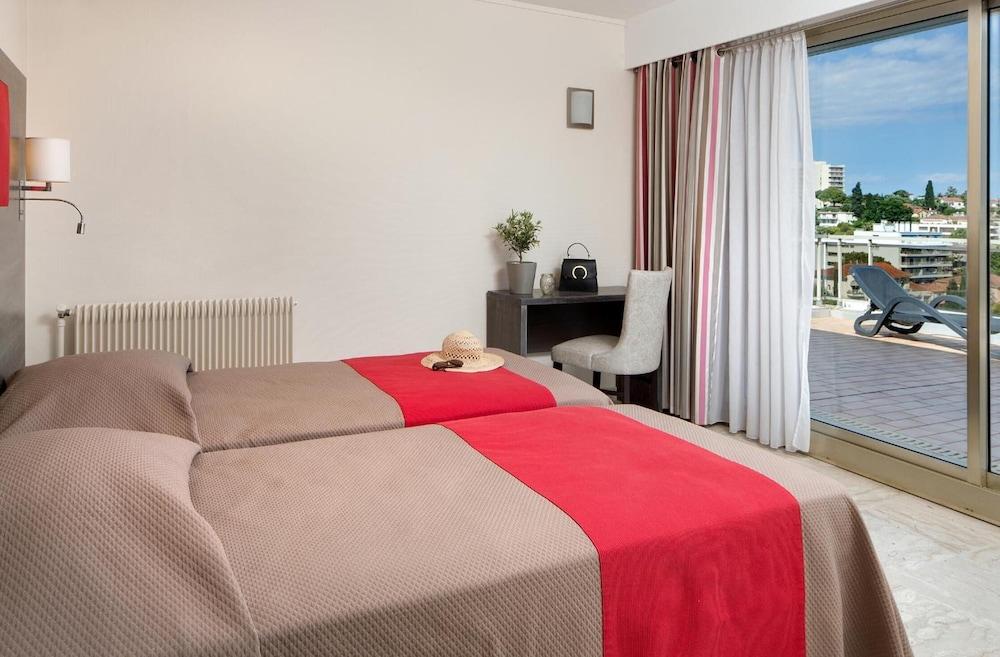 ז'ואן-לה-פינס The Originals Boutique, Hotel Les Strelitzias מראה חיצוני תמונה