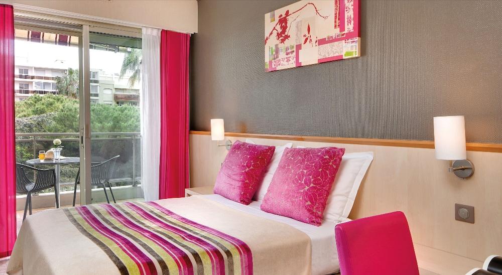ז'ואן-לה-פינס The Originals Boutique, Hotel Les Strelitzias מראה חיצוני תמונה