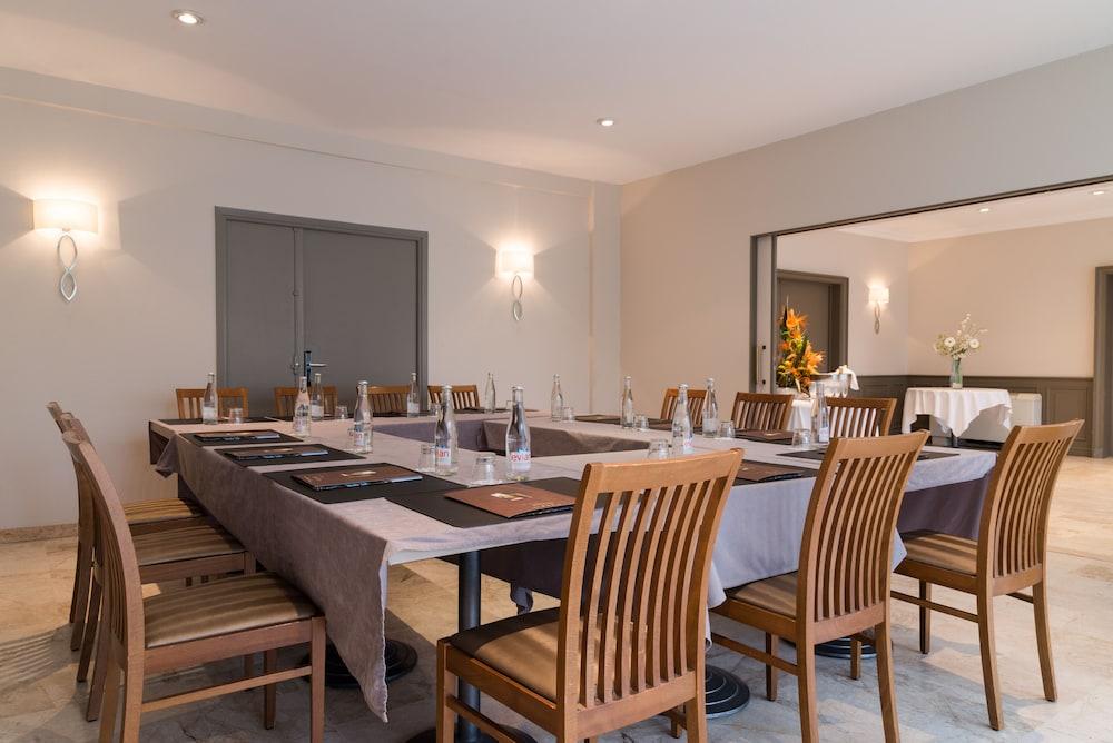 ז'ואן-לה-פינס The Originals Boutique, Hotel Les Strelitzias מראה חיצוני תמונה