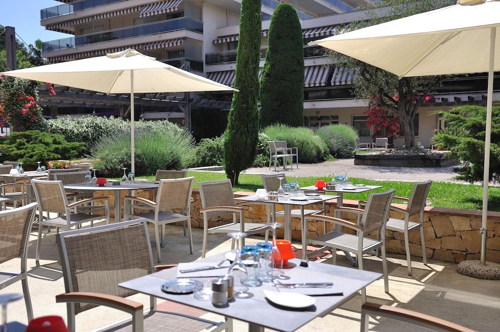 ז'ואן-לה-פינס The Originals Boutique, Hotel Les Strelitzias מראה חיצוני תמונה