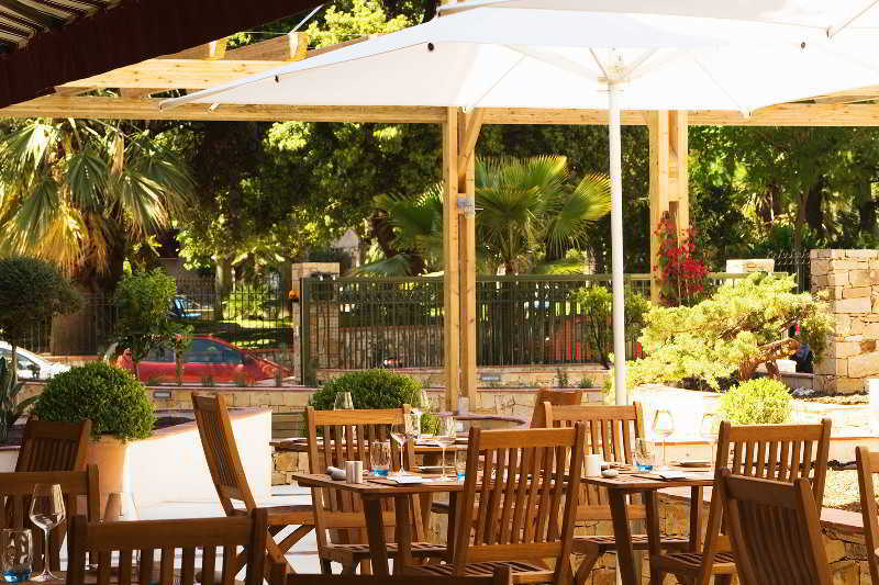 ז'ואן-לה-פינס The Originals Boutique, Hotel Les Strelitzias מראה חיצוני תמונה